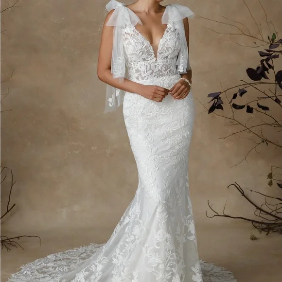 Justin Alexander Gretchen White Lace Wedding Dress